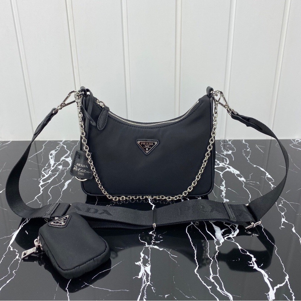 ❤️Prada Re-Edition 2005 Re-Nylon mini bag